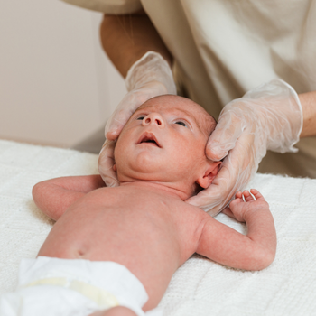 niño con fisioterapeuta